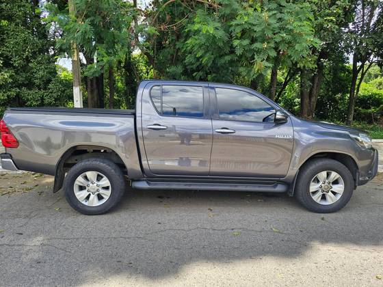 TOYOTA HILUX 2.8 SRV 4X4 CD 16V DIESEL 4P AUTOMÁTICO